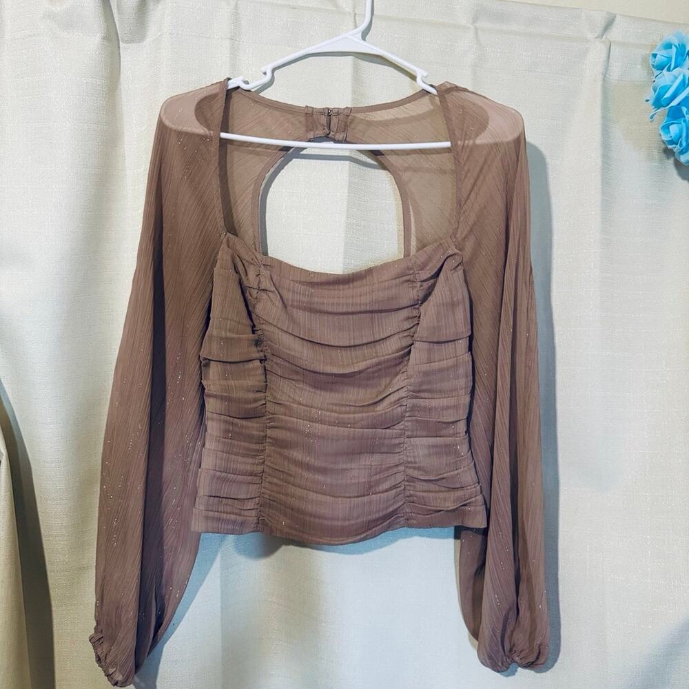 WAYF Metallic Thread Balloon Sleeve Top In Mocha - Picture 4 of 7